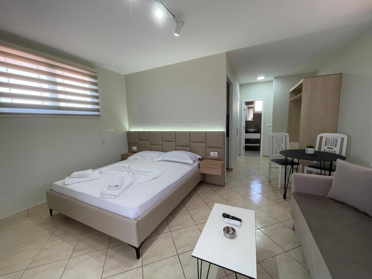 Garden Villa Apartments Sarandë Exterior foto
