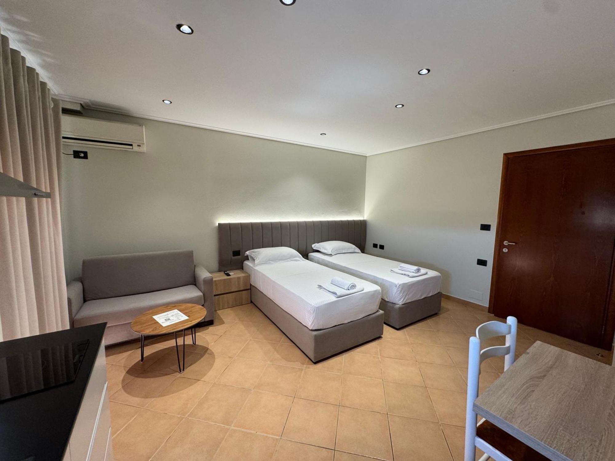 Garden Villa Apartments Sarandë Exterior foto